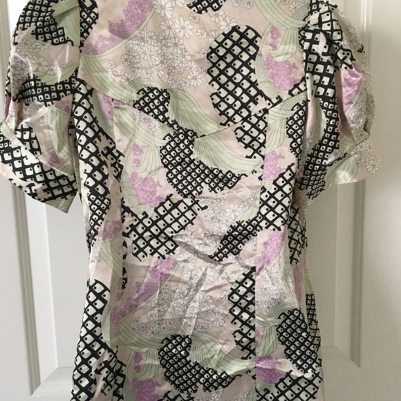 BCBGMaxazaria Women Satin Blouse. Size S - Picture 5 of 6